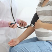 تشخيص و علاج جميع امراض الحمل و الولادة